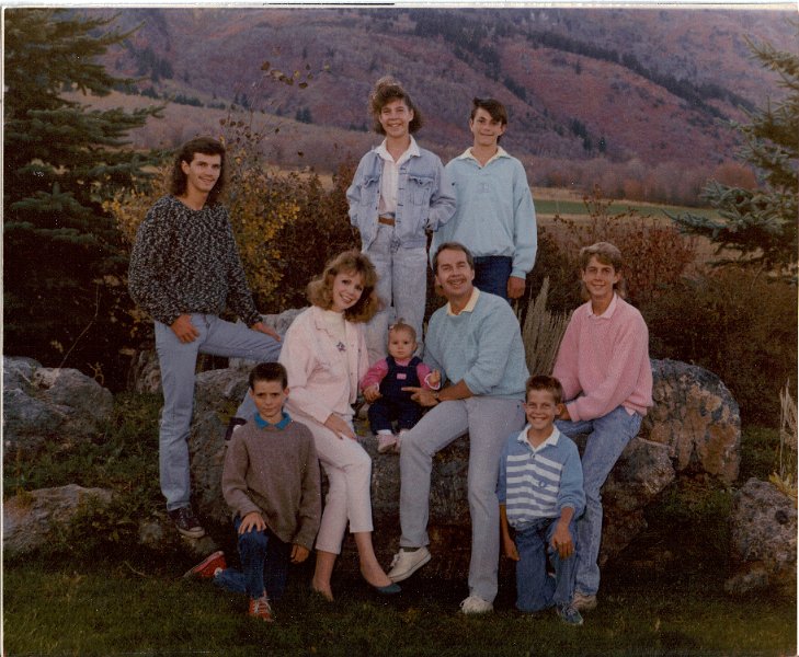 Chric-Coe Fam Fall 1988.jpg